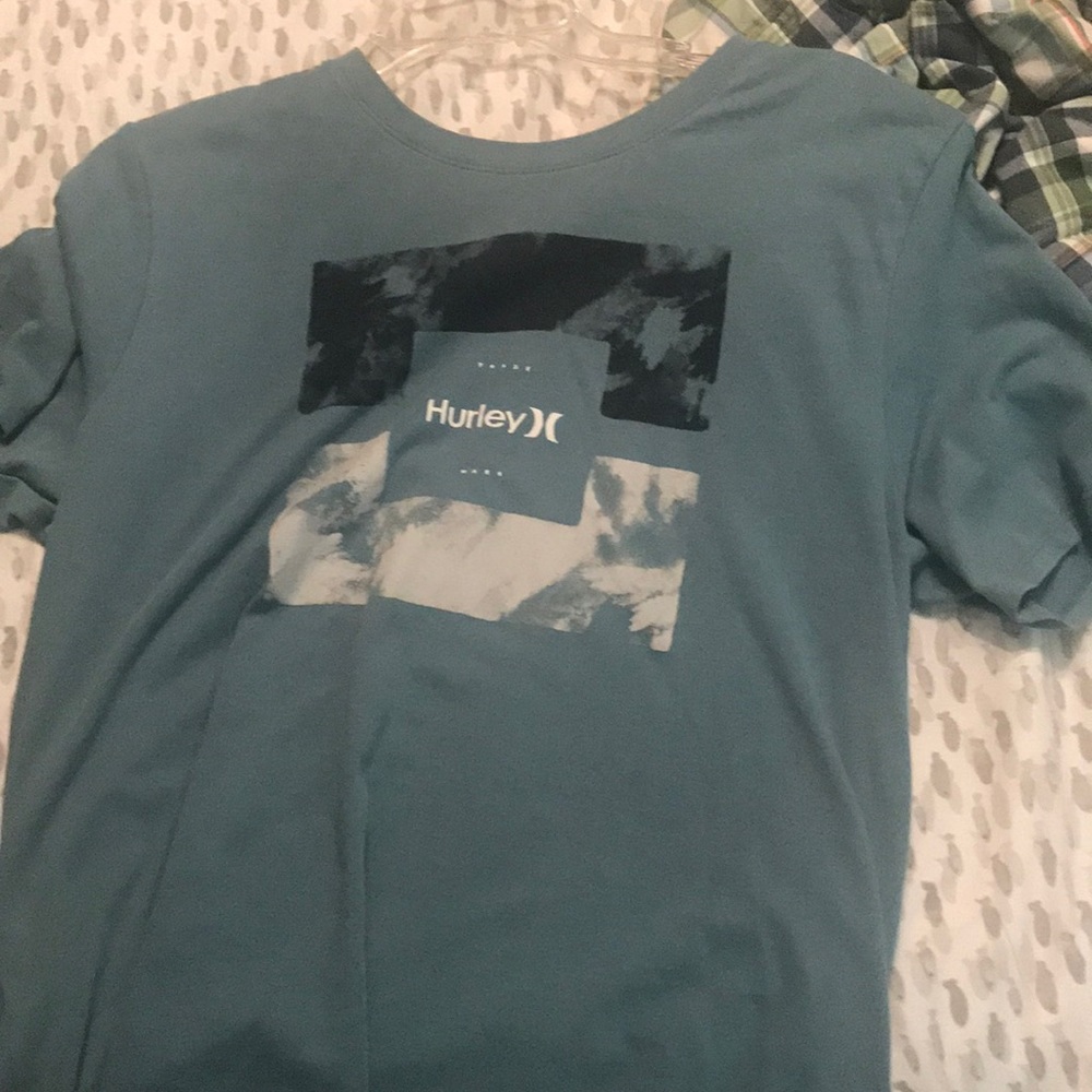 Men’s blue/green Hurley t-shirt